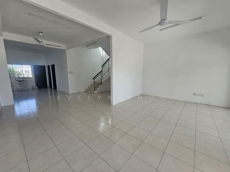 Rumah Teres 2 Tingkat untuk Dijual di Taman Scientex Rawang (Rawang) - Evelyn Khoo - Living Room - PropertyGuru.com.my