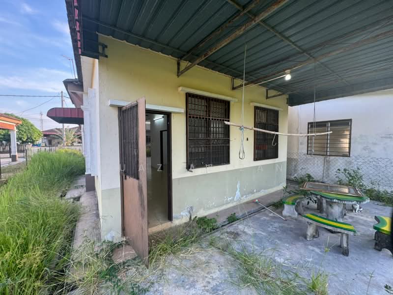 Semi-Detached House for Sale in Parit Buntar (Perak) - Muaz Azizan - Exterior - PropertyGuru.com.my