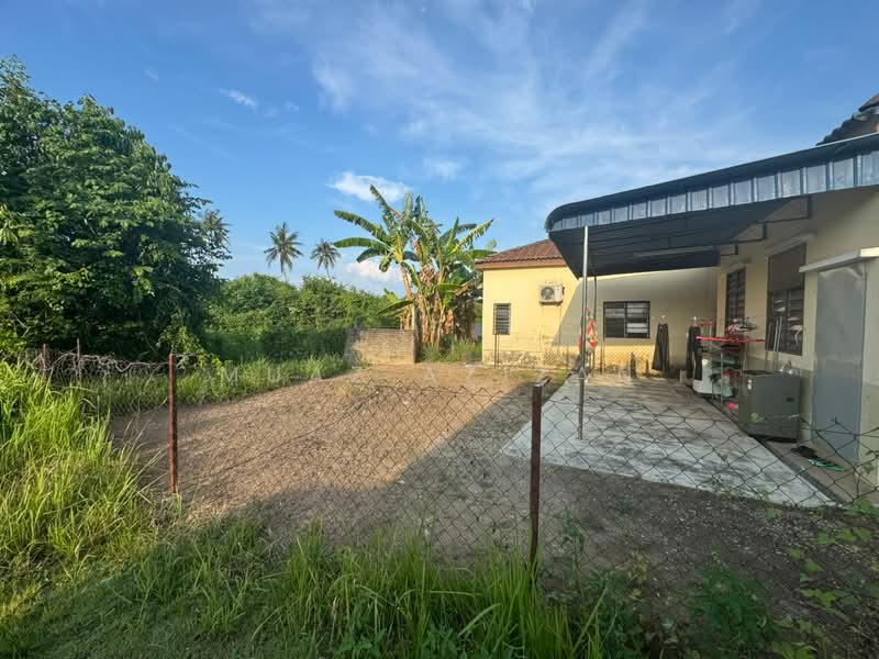 Semi-Detached House for Sale in Parit Buntar (Perak) - Muaz Azizan - Exterior - PropertyGuru.com.my