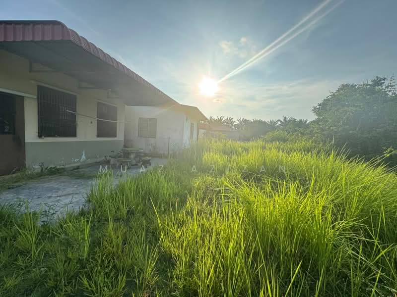 Semi-Detached House for Sale in Parit Buntar (Perak) - Muaz Azizan - Exterior - PropertyGuru.com.my