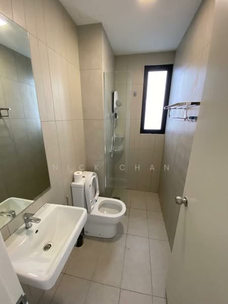 Servis Apartment untuk Disewa di Kenwingston Skylofts - Nick Chan - Bathroom - PropertyGuru.com.my