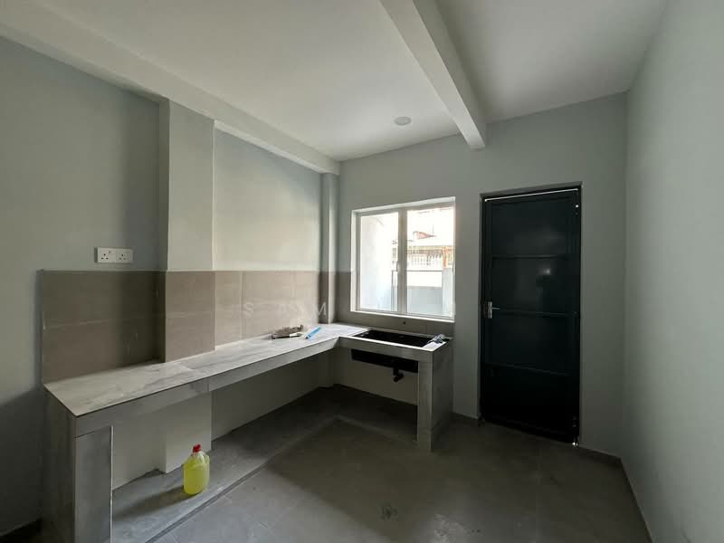 2.5-storey Terraced House for Sale in Taman Ipoh Baru (Ipoh) - Sam Lam - Kitchen - PropertyGuru.com.my