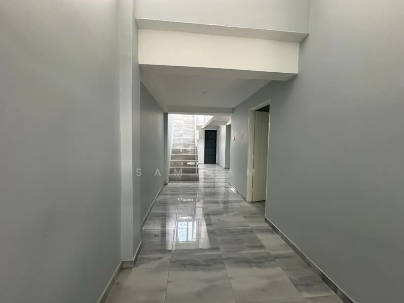 2.5-storey Terraced House for Sale in Taman Ipoh Baru (Ipoh) - Sam Lam - Corridor - PropertyGuru.com.my