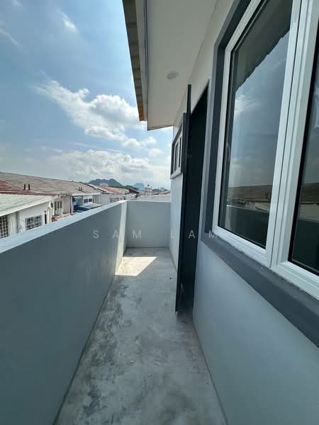 2.5-storey Terraced House for Sale in Taman Ipoh Baru (Ipoh) - Sam Lam - Balcony - PropertyGuru.com.my