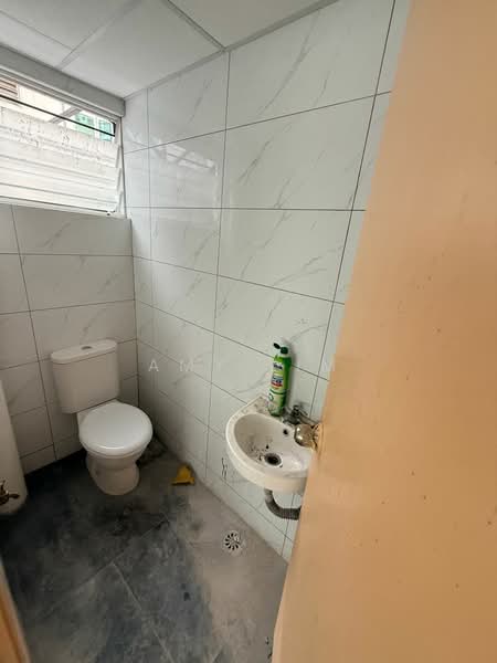 Shop for Rent in Bandar Puteri Puchong (Puchong) - Amy Lim - Bathroom - PropertyGuru.com.my