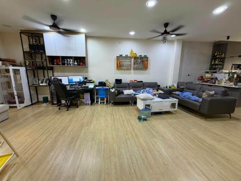 2.5-storey Terraced House for Sale in Taman Gembira (Jalan Klang Lama (Old Klang Road)) - Windz Neom - Living Room - PropertyGuru.com.my