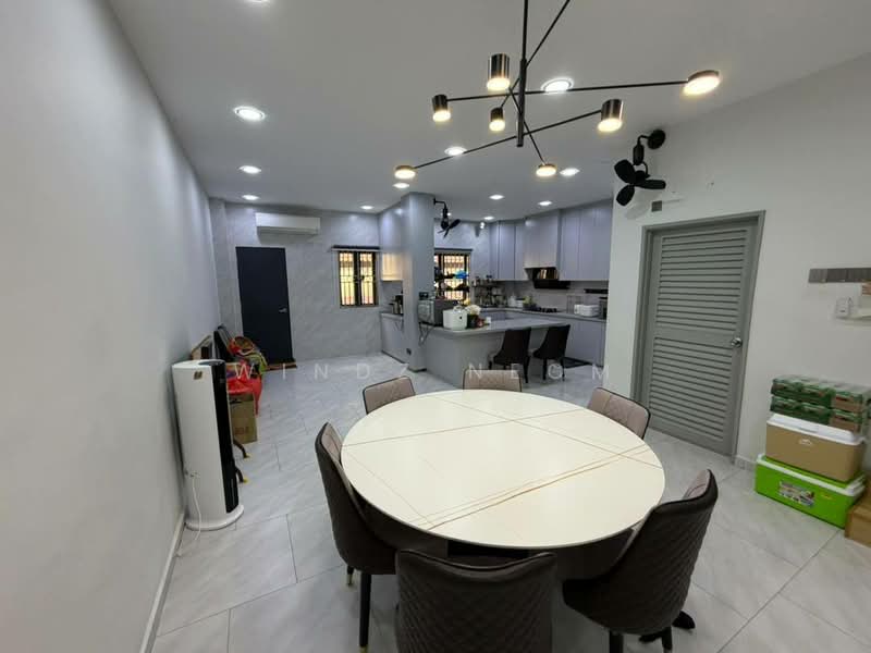 2.5-storey Terraced House for Sale in Taman Gembira (Jalan Klang Lama (Old Klang Road)) - Windz Neom - Dining Room - PropertyGuru.com.my