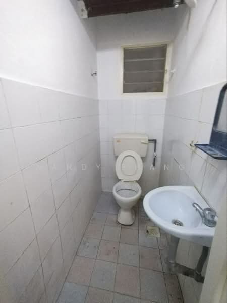 Flat for Sale at Panorama Lapangan Perdana - Mandy Phang - Bathroom - PropertyGuru.com.my