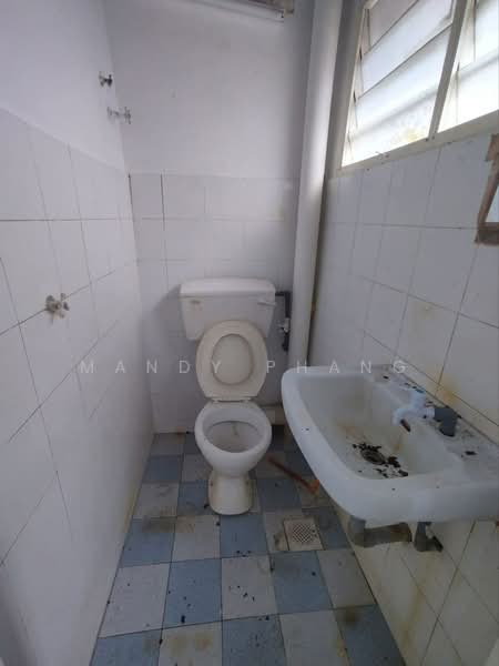 Flat for Sale at Panorama Lapangan Perdana - Mandy Phang - Bathroom - PropertyGuru.com.my