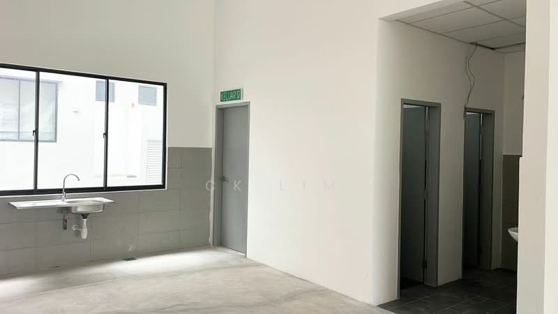 Shop for Rent in Austin Crest (Johor Bahru) - CK Lim - Bathroom - PropertyGuru.com.my