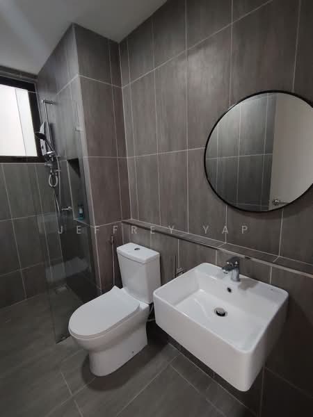 Servis Apartment untuk Disewa di The Pulse Residence - Jeffrey Yap - Bathroom - PropertyGuru.com.my
