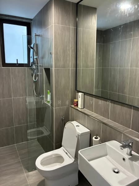 Servis Apartment untuk Disewa di The Pulse Residence - Jeffrey Yap - Bathroom - PropertyGuru.com.my