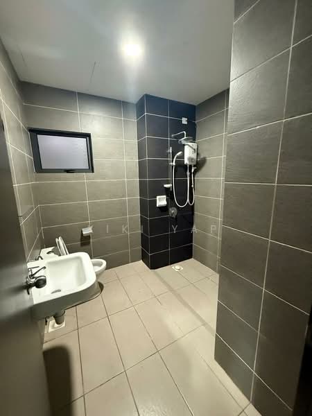 Kondominium untuk Disewa di The Henge - Kiki Yap - Bathroom - PropertyGuru.com.my