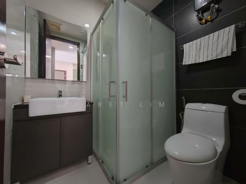 Condominium for Rent at Amberside @ Country Garden Danga Bay - Garet Lim - Bathroom - PropertyGuru.com.my