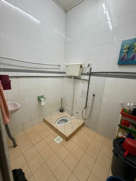 1-storey Terraced House for Sale in Senai (Johor) - Albert Liew - Bathroom - PropertyGuru.com.my