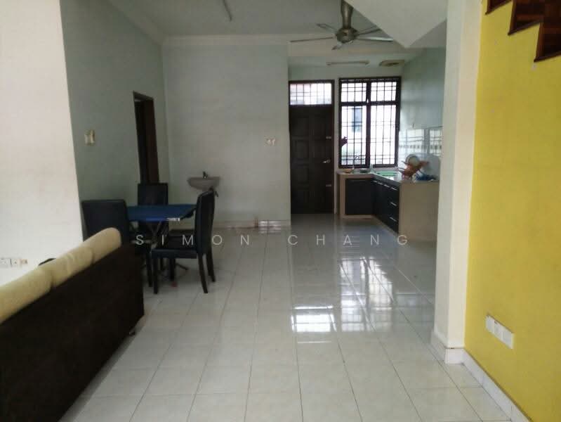 Rumah Teres 2 Tingkat untuk Dijual di Taman Desa Tebrau (Tebrau) - Simon Chang - Living Room - PropertyGuru.com.my