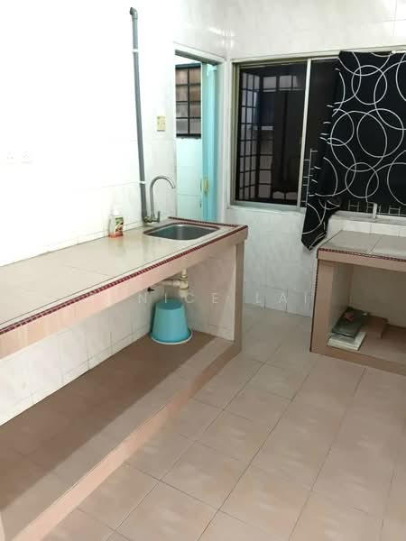 Rumah Flat untuk Dijual di Lestari Apartment - Eunice Lai - Kitchen - PropertyGuru.com.my