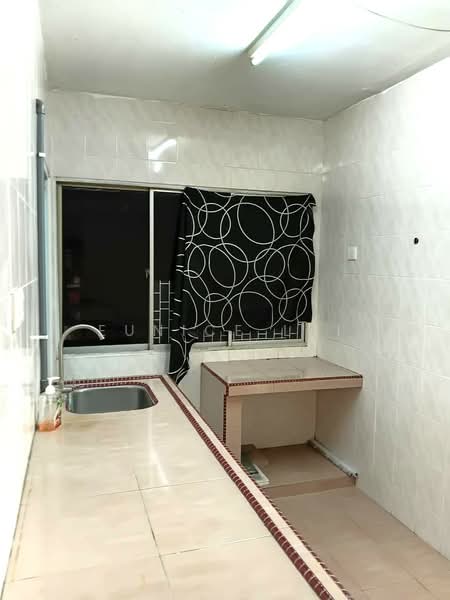 Rumah Flat untuk Dijual di Lestari Apartment - Eunice Lai - Kitchen - PropertyGuru.com.my