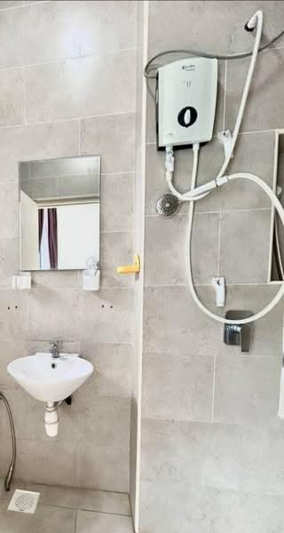 Apartment for Sale at Subang Perdana Goodyear Court 5 - Johnson Khoo - Bathroom - PropertyGuru.com.my