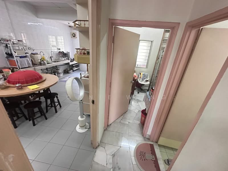 2-storey Terraced House for Sale in Bandar Kinrara Seksyen 1 (Bandar Kinrara) - Connie Wong - Kitchen - PropertyGuru.com.my