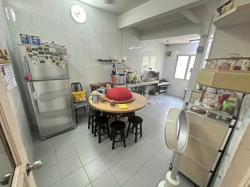 2-storey Terraced House for Sale in Bandar Kinrara Seksyen 1 (Bandar Kinrara) - Connie Wong - Kitchen - PropertyGuru.com.my