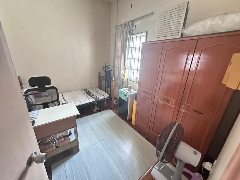 2-storey Terraced House for Sale in Bandar Kinrara Seksyen 1 (Bandar Kinrara) - Connie Wong - Bedroom - PropertyGuru.com.my