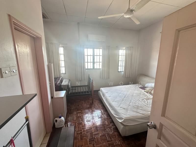 2-storey Terraced House for Sale in Bandar Kinrara Seksyen 1 (Bandar Kinrara) - Connie Wong - Bedroom - PropertyGuru.com.my