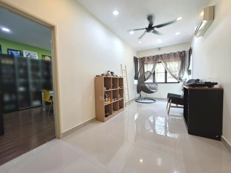 Rumah Berkembar untuk Dijual di Taman Bukit Prima (Cheras) - Ken Lew - Living Room - PropertyGuru.com.my