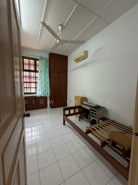 1-storey Terraced House for Sale in Taman Molek (Johor Bahru) - Siow Yan Er - Bedroom - PropertyGuru.com.my