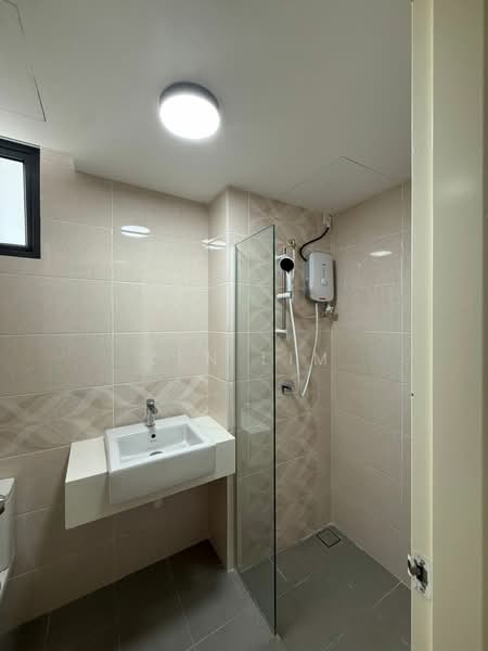 Kondominium untuk Dijual di Brezza Hill - Zen Lim - Bathroom - PropertyGuru.com.my