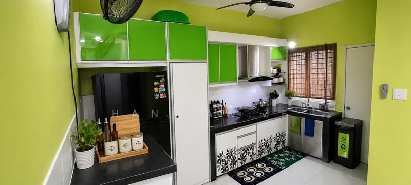 Rumah Teres untuk Dijual di Taman Pelangi Semenyih (Semenyih) - Han Haw Ze - Kitchen - PropertyGuru.com.my