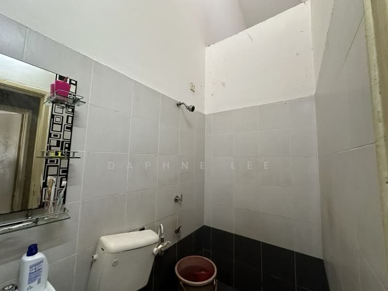 2-storey Terraced House for Sale in Taman Mount Austin (Tebrau) - Daphne Lee - Bathroom - PropertyGuru.com.my