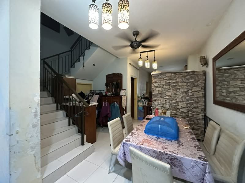 2-storey Terraced House for Sale in Taman Mount Austin (Tebrau) - Daphne Lee - Dining Room - PropertyGuru.com.my