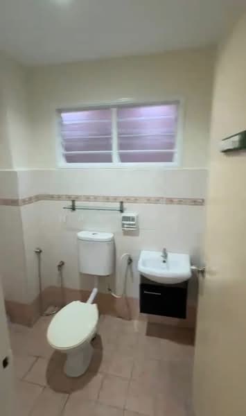 Rumah Teres untuk Dijual di Taman Pelangi Semenyih (Semenyih) - Han Haw Ze - Bathroom - PropertyGuru.com.my