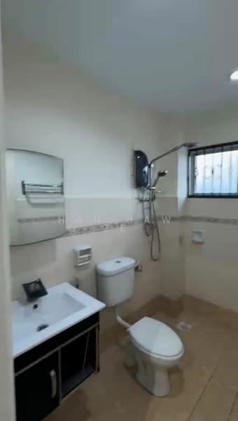 Rumah Teres untuk Dijual di Taman Pelangi Semenyih (Semenyih) - Han Haw Ze - Bathroom - PropertyGuru.com.my