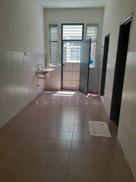 Rumah Teres 2 Tingkat untuk Dijual di Seksyen 33 (Shah Alam) - Miza Abdullah - Kitchen - PropertyGuru.com.my