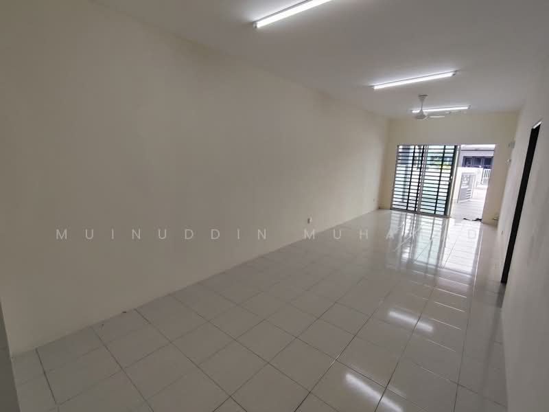 1-storey Terraced House for Rent in Sitiawan (Perak) - Muinuddin Muhamad - Living Room - PropertyGuru.com.my