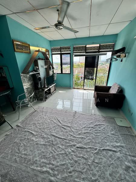 Rumah Flat untuk Dijual di Taman Pauh Indah - Muaz Azizan - Living Room - PropertyGuru.com.my