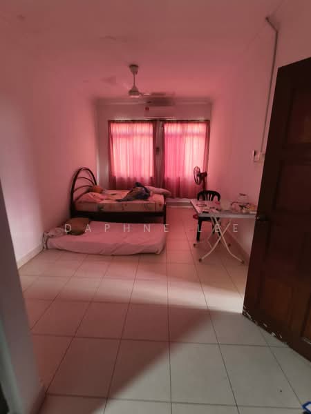 Rumah Teres untuk Dijual di Taman Megah Ria (Masai) - Daphne Lee - Bedroom - PropertyGuru.com.my