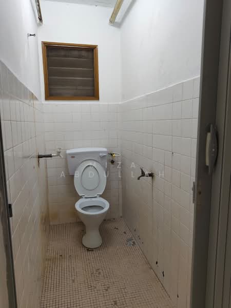 Rumah Flat untuk Dijual di Taman Kajang Utama - Miza Abdullah - Bathroom - PropertyGuru.com.my