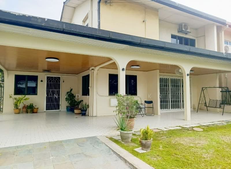 Semi-Detached House for Rent in Kelana Jaya (Petaling Jaya) - Nadia Shukri - Exterior - PropertyGuru.com.my