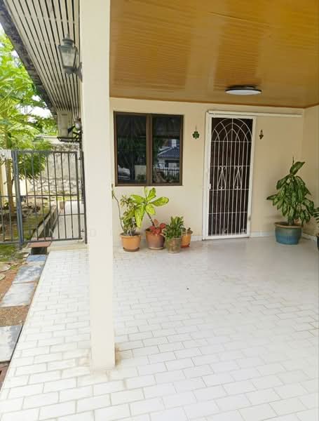 Semi-Detached House for Rent in Kelana Jaya (Petaling Jaya) - Nadia Shukri - Exterior - PropertyGuru.com.my