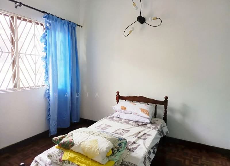 Semi-Detached House for Rent in Kelana Jaya (Petaling Jaya) - Nadia Shukri - Bedroom - PropertyGuru.com.my