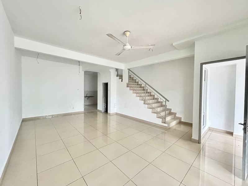 Rumah Teres 2 Tingkat untuk Dijual di Taman Seri Austin (Tebrau) - Ewe Bee Leng - Living Room - PropertyGuru.com.my