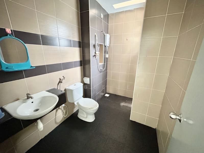 Rumah Teres 2 Tingkat untuk Dijual di Taman Seri Austin (Tebrau) - Ewe Bee Leng - Bathroom - PropertyGuru.com.my