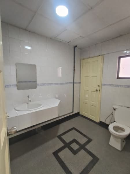 Condominium for Rent at Marina Court Resort Condominium - Jacky Lai - Bathroom - PropertyGuru.com.my