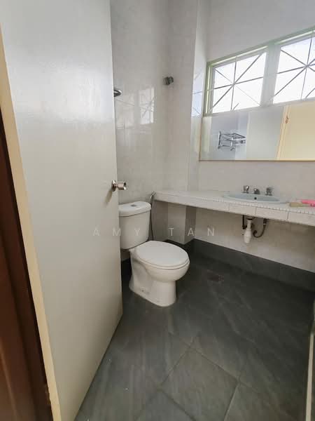 Rumah Teres 2 Tingkat untuk Disewa di Bandar Utama 3 (Bandar Utama) - Amy Tan - Bathroom - PropertyGuru.com.my