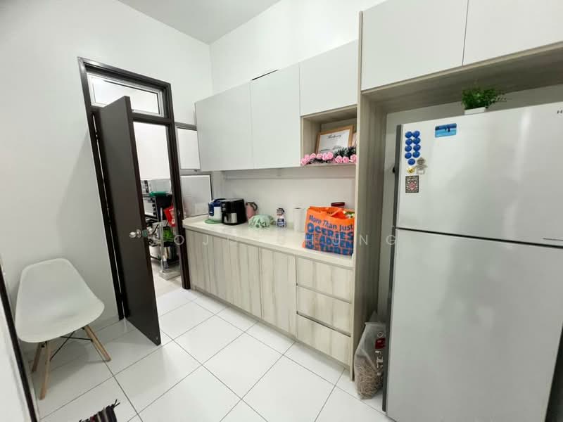 Rumah Teres 2 Tingkat untuk Dijual di Setia Tropika (Johor Bahru) - Jojo Chung - Kitchen - PropertyGuru.com.my