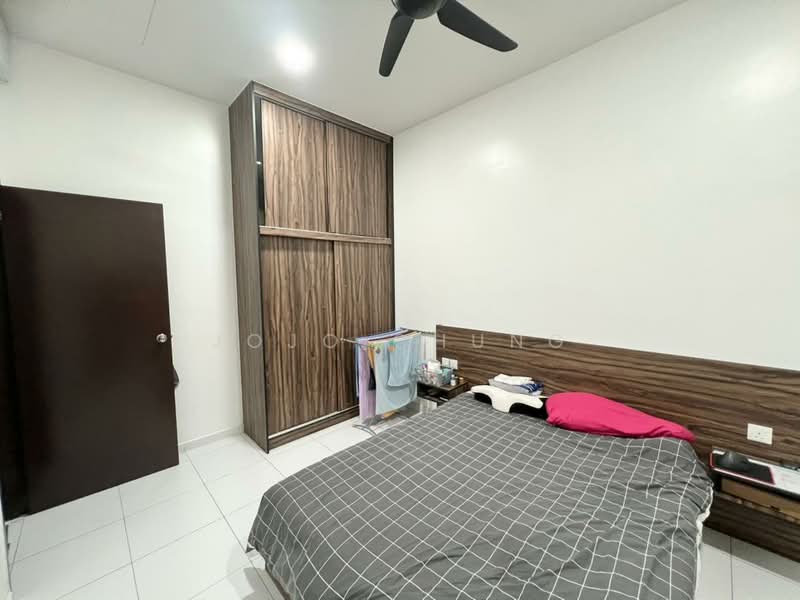 Rumah Teres 2 Tingkat untuk Dijual di Setia Tropika (Johor Bahru) - Jojo Chung - Bedroom - PropertyGuru.com.my