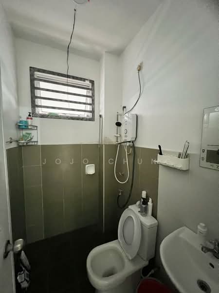 Rumah Teres 2 Tingkat untuk Dijual di Setia Tropika (Johor Bahru) - Jojo Chung - Bathroom - PropertyGuru.com.my